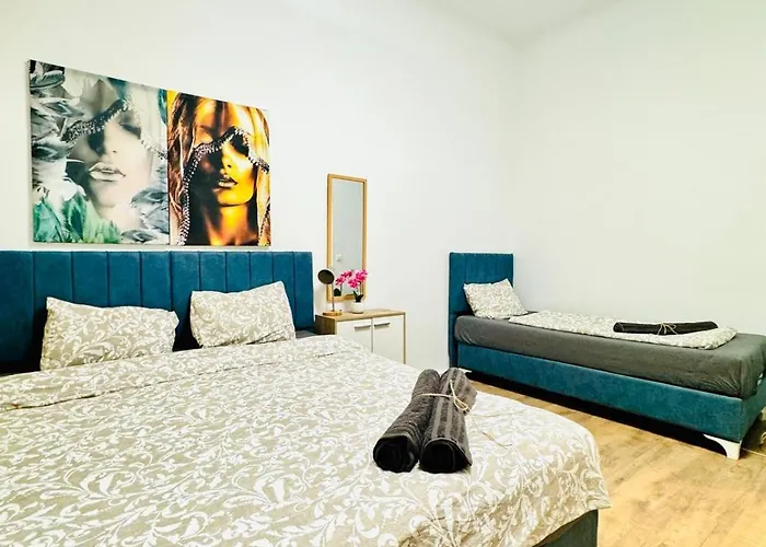 Comfortable 5BR Shared Apt 10 Minute Walk to Matzleinsdorfer Platz